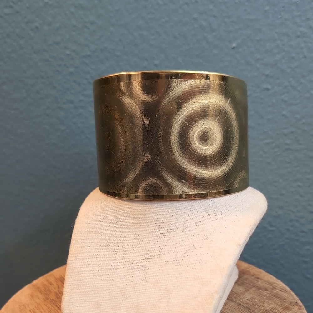 In Motion Textured Circle Cuff